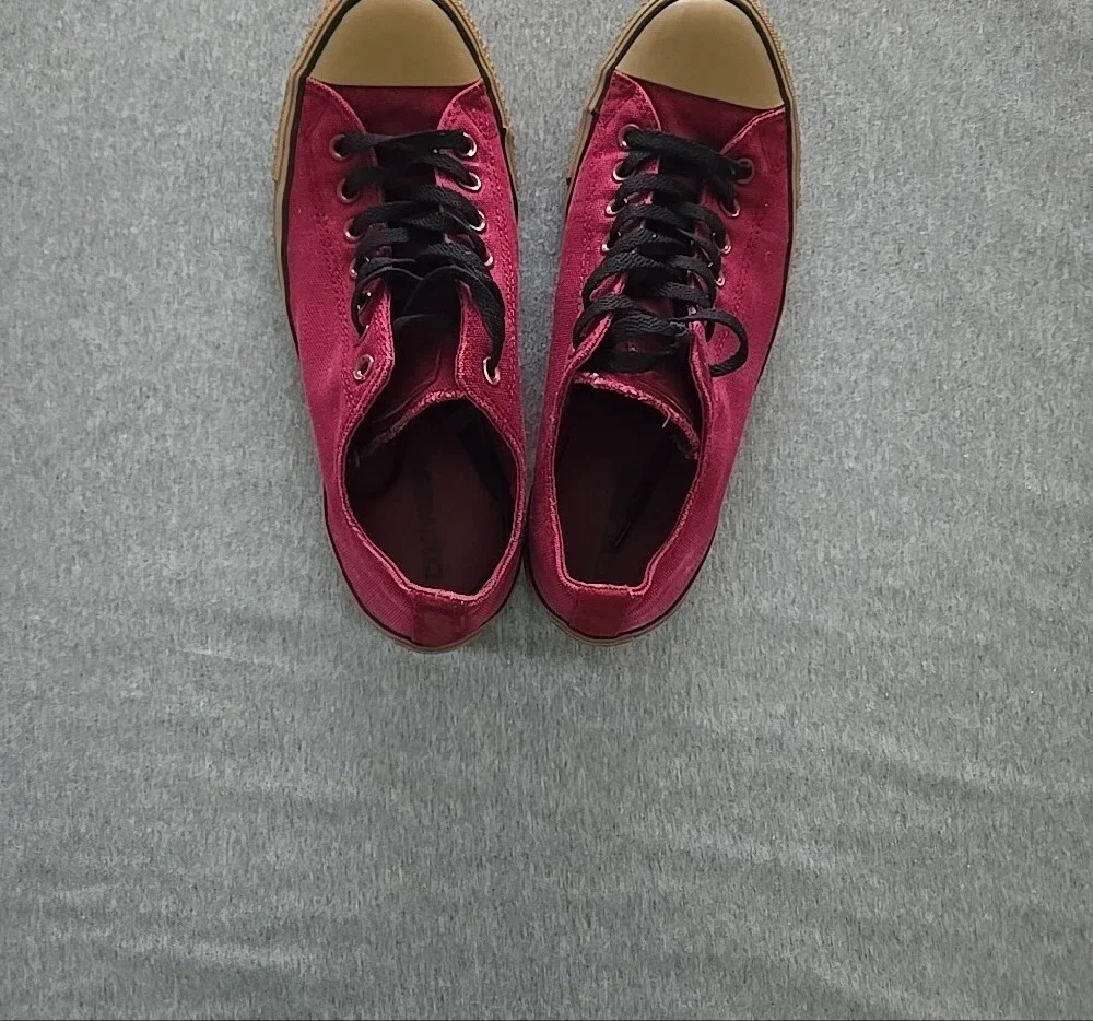 Converse Men's Maroon Canvas Low-Top Sneakers with Black Laces Gum Soles